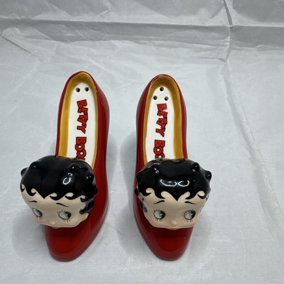 Other - 1999 Betty Boop Red High Heel Shoes Ceramic Salt and‎ Pepper Shakers